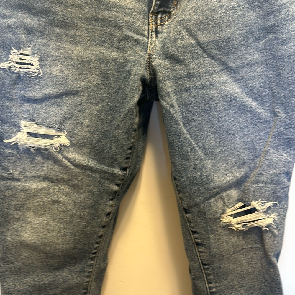 M Jeans By Maurices Distressed Cropped Jeans Size 12 - Picture 2 of 7